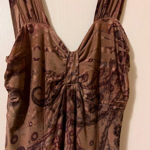 Sexy summer sundress! Wear it with gold jewelry!
